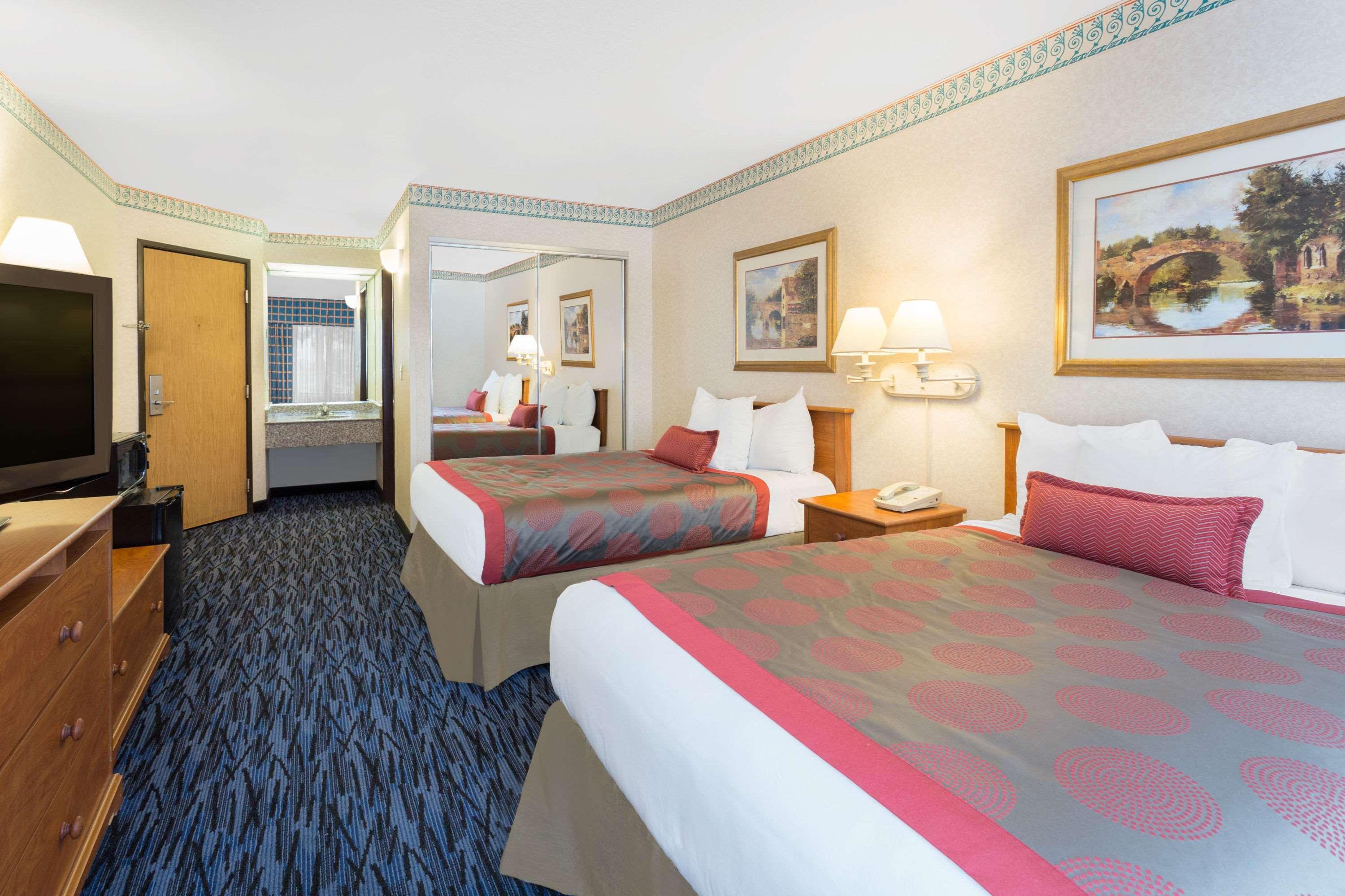 Ramada By Wyndham Kent Seattle Area Ξενοδοχείο Εξωτερικό φωτογραφία